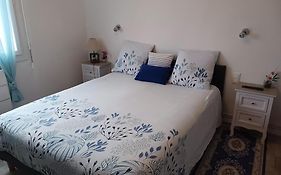 CHAMBRES Climatisées tout Confort,GARE ,WIFI, parking, avec pt dejeuner compris